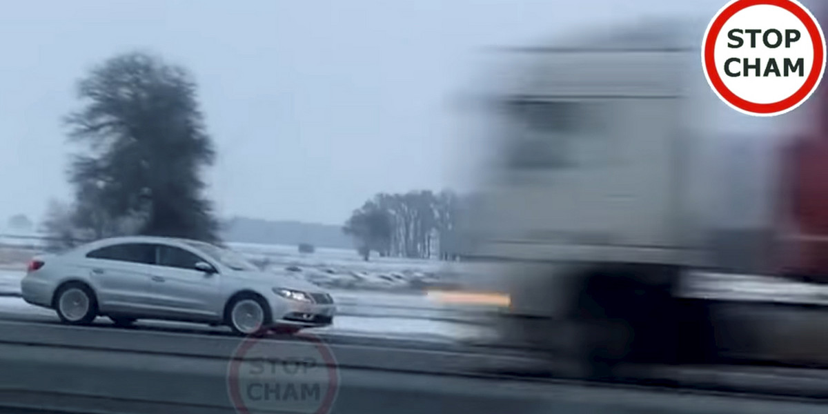 Krok od tragedii na autostradzie A1 pod Piotrkowem. Oburzająca decyzja policji.