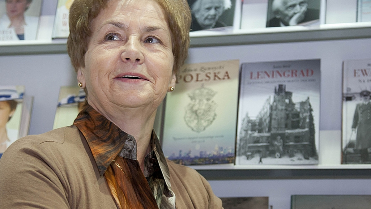 Danuta Wałęsa rozpoczęła czterodniową wizytę w Portugalii, podczas której promuje swoją autobiografię "Marzenia i tajemnice". Wersja portugalska książki pt. "Sonhos e segredos" jest pierwszym tłumaczeniem książki na język obcy.