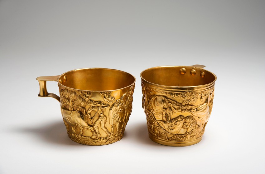 Replika zlatnih pehara iz 15. veka pre n.e.