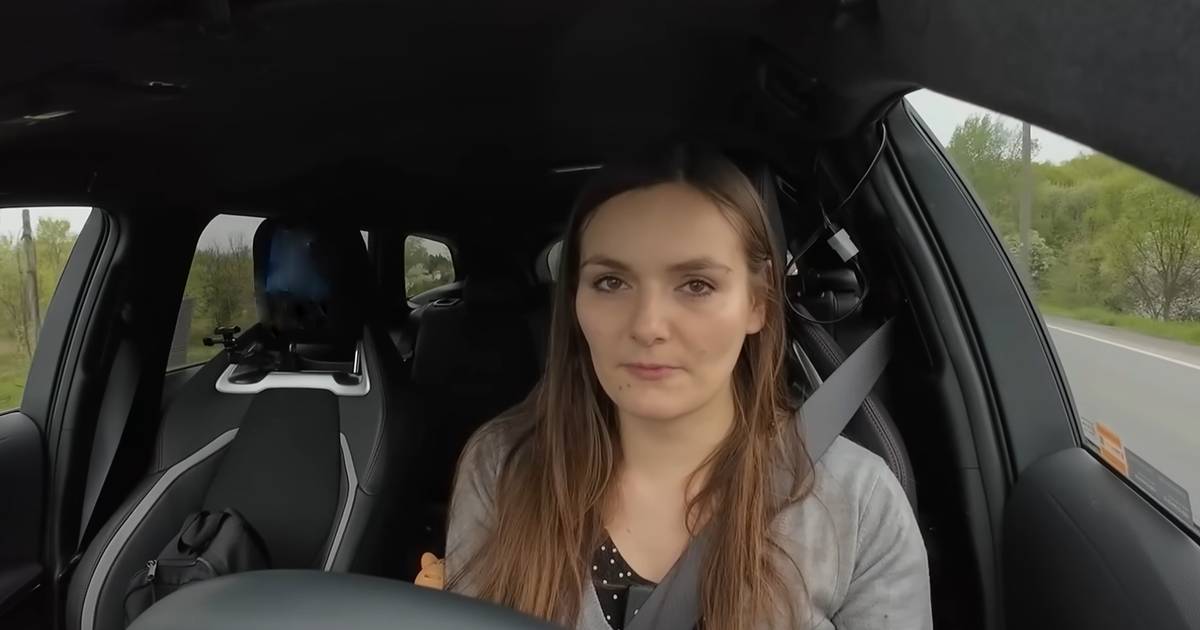 Ewelina jest taksówkarką. "Przynajmniej się nie nudzę"