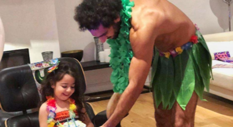 Mohamed Salah treating her daughter Makka on her 5th birthday. (Twitter/mosalah)