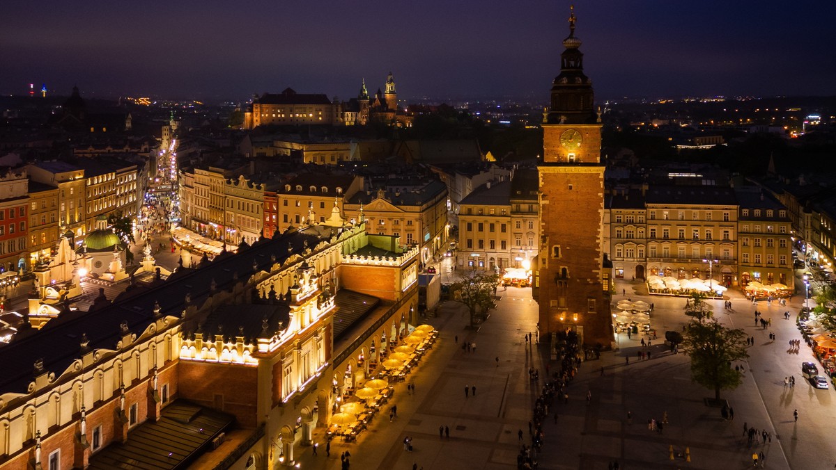 Mieszkańcy Krakowa protestują przeciw bezprawiu i hałasowi w centrum miasta [Źródło: Onet]