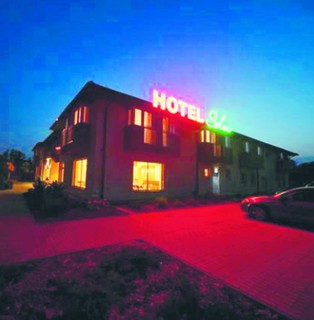 Hotele na Euro 2012: budują nowe obiekty, ale miejsc noclegowych jest coraz mniej