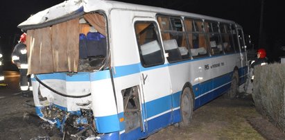 Ciężarówka najechała na autobus z górnikami