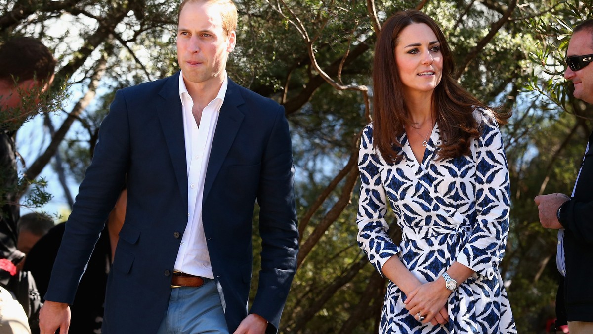 Wzorzysta sukienka, którą Kate Middleton miała podczas drugiego dnia wizyty w Australii, została błyskawicznie wyprzedana. Kreację Diane von Furstenberg wykupiono ze sklepu internetowego projektantki raptem w ciągu ośmiu minut.