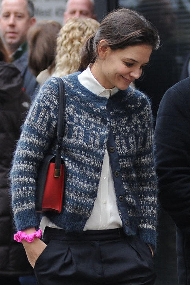 Katie Holmes w zimowym sweterku