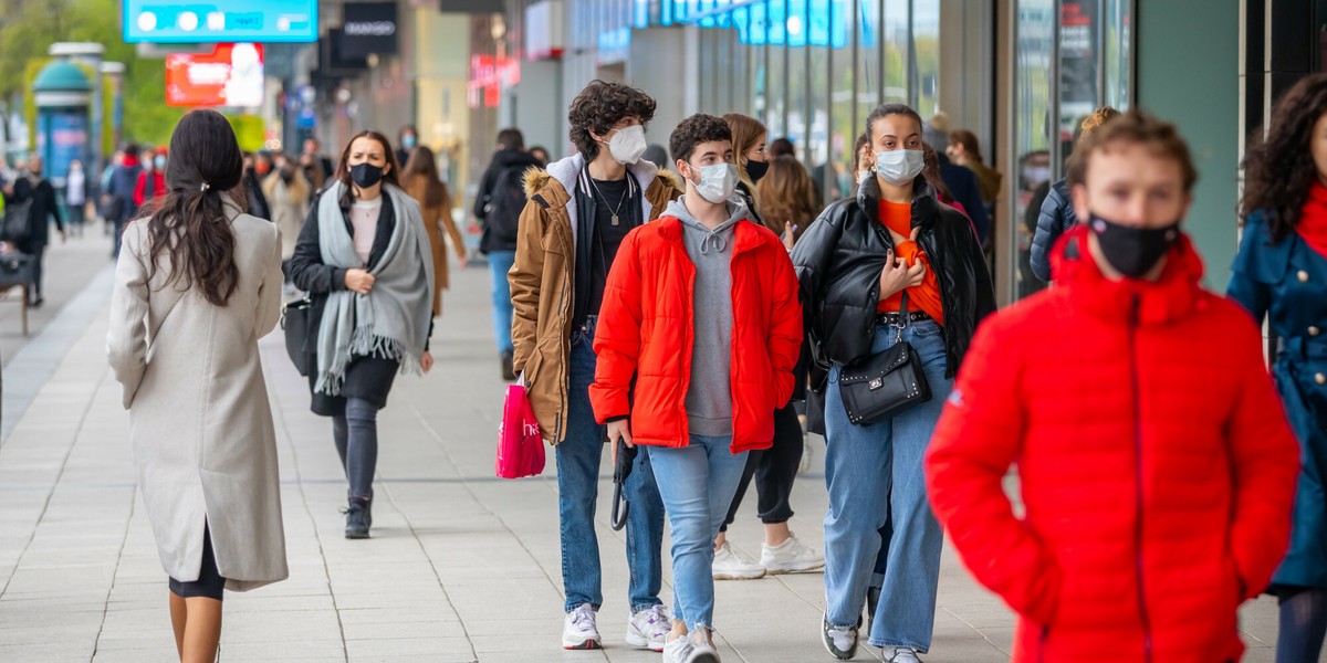 Porozumienie, które jeszcze niedawno było w rządzie, apeluje o większe obostrzenia dla osób niezaszczepionych.