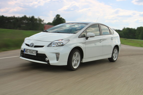 Oszczędne auta używane za 30-50 tys. zł: Toyota Prius III z 2013 r.