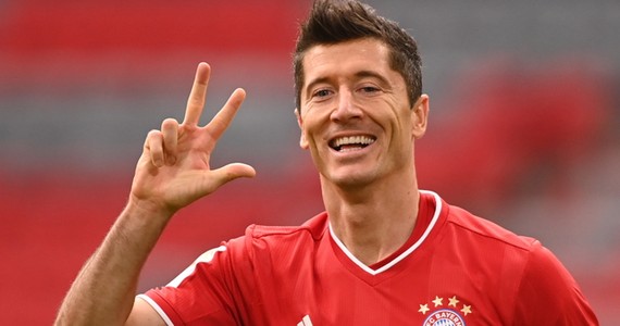 Bundesliga: hat trick Roberta Lewandowskiego, rzuca Bayern Monachium