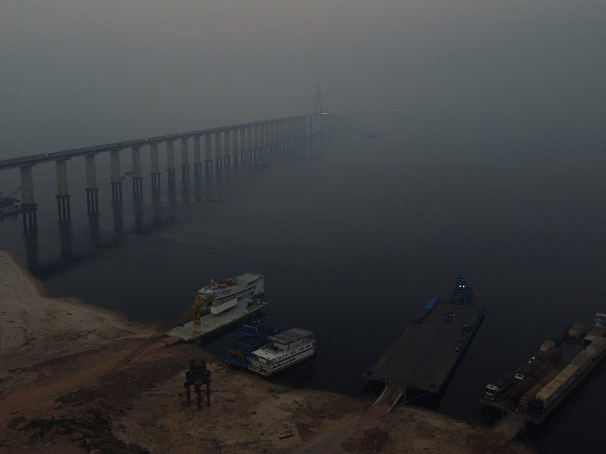 Eksplozija u Surčinu, požar, stanari bežali