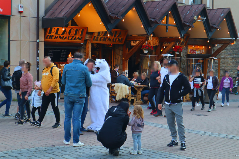 Turyści na Krupówkach w Boże Ciało, Zakopane 2021