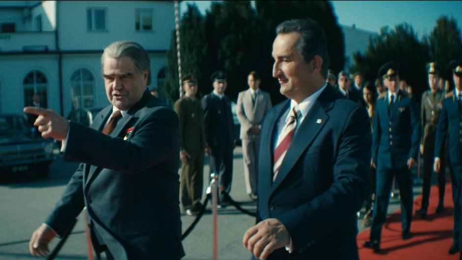 FIlmowy Edward Gierek witający przywódcę ZSRR Leonida Breżniewa