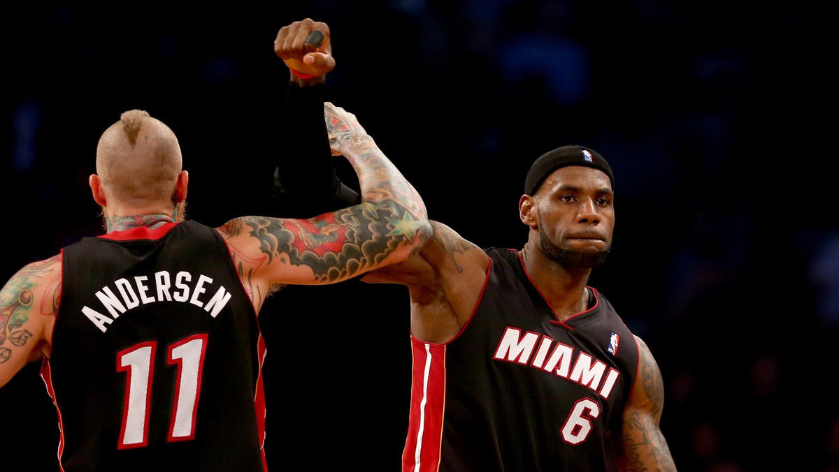 Chris Andersen i LeBron James dzielili przed laty szatnię Miami Heat i teraz zanosi się na to, że znów będą klubowymi kolegami. Działacze Cleveland Cavaliers, obecnej drużyny "Króla", są bowiem bliscy dojścia do porozumienia i zakontraktowania 38-letniego centra.