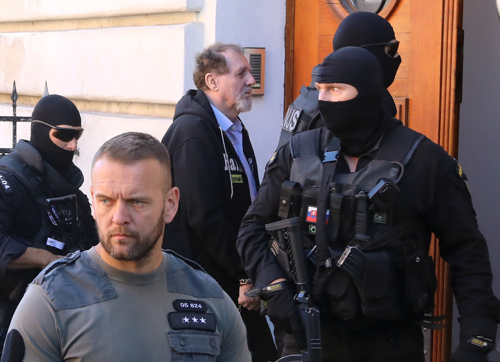 Výsluchom ochrankárov pokračuje proces so strelcom na premiéra Jurajom Cintulom.