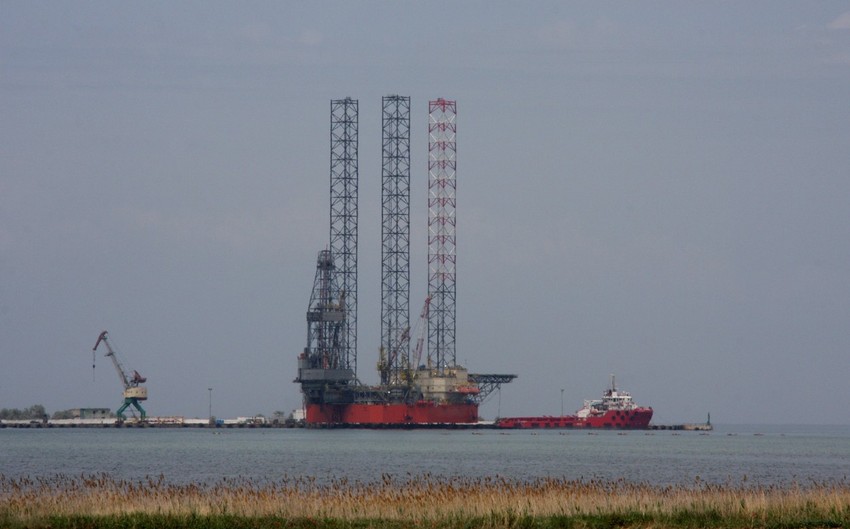 Platforma Černomorneftegaza u zalivu Jarilgač Crnom moru kod obale Krima