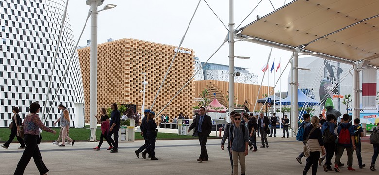 Sad jabłoni, drewniana skrzynka na jabłka... Oto polski pawilon na Expo. [FOTO]