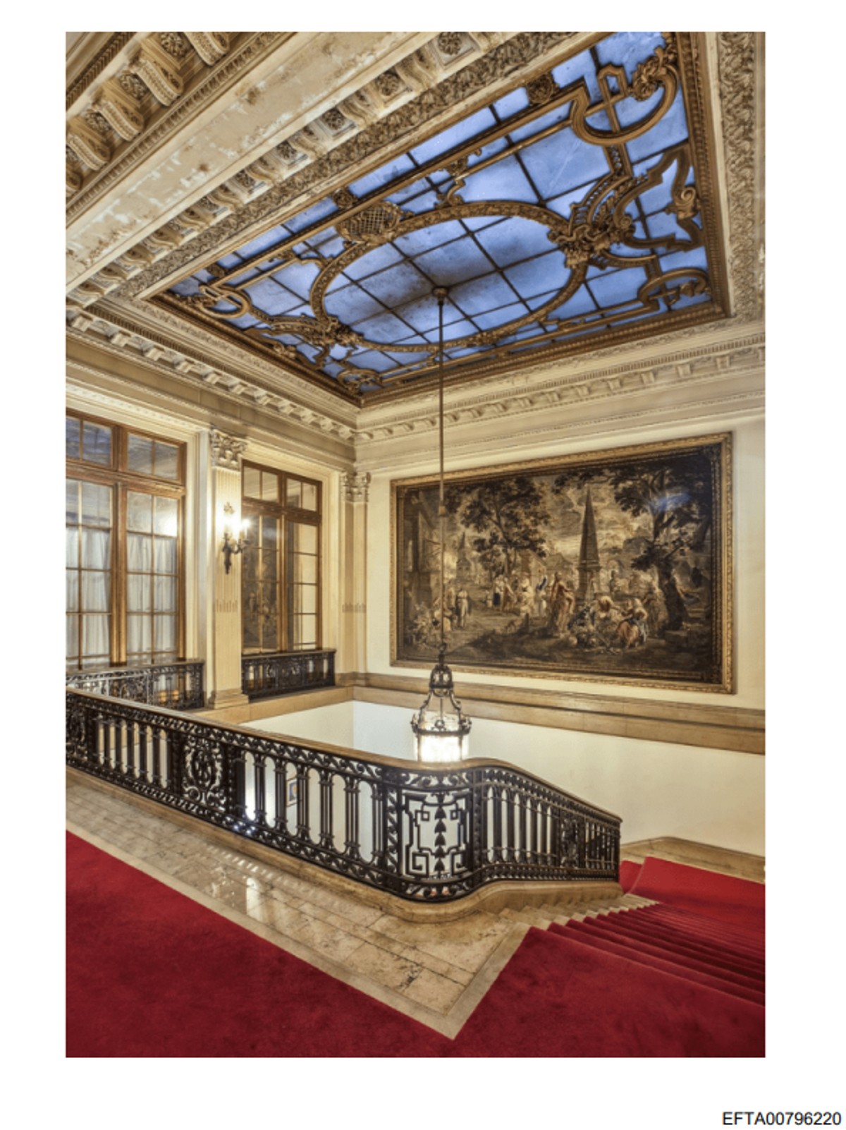 Titova vila i stepenište koje vodi do drugog sprata