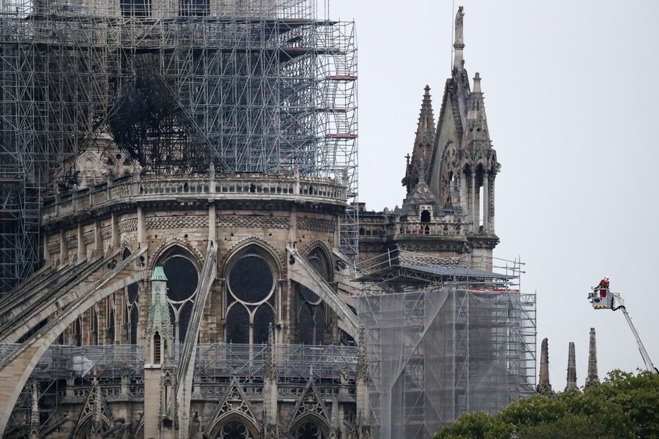 Katedra Notre Dame po pożarze