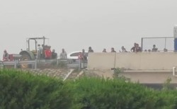 200 osób uwięzionych na zalanym wiadukcie w prowincji Henan. Zobacz WIDEO