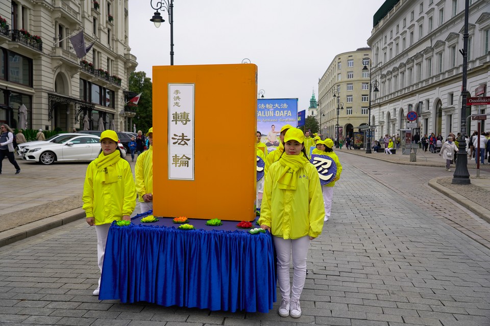 Marsz Falun Gong w Warszawie