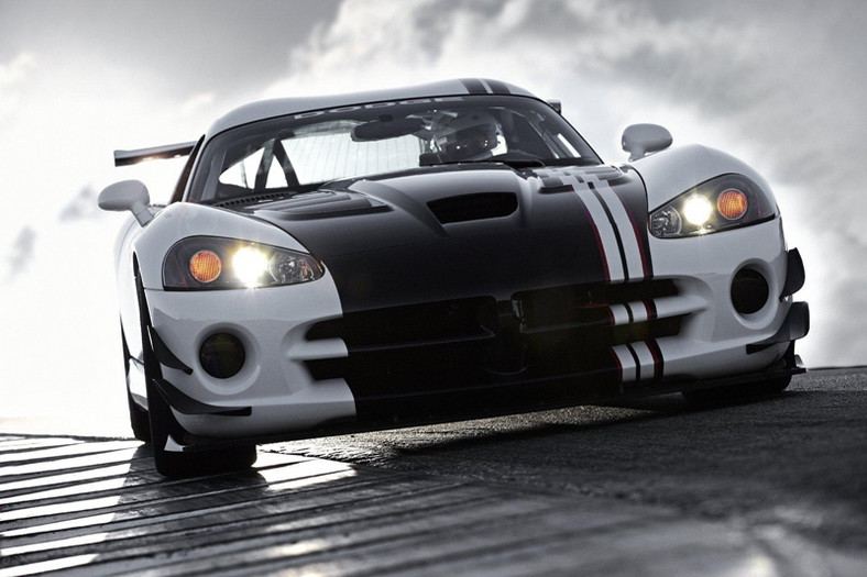 Dodge Viper SRT10 – wyjechał z produkcji, ale zaczyna się ścigać