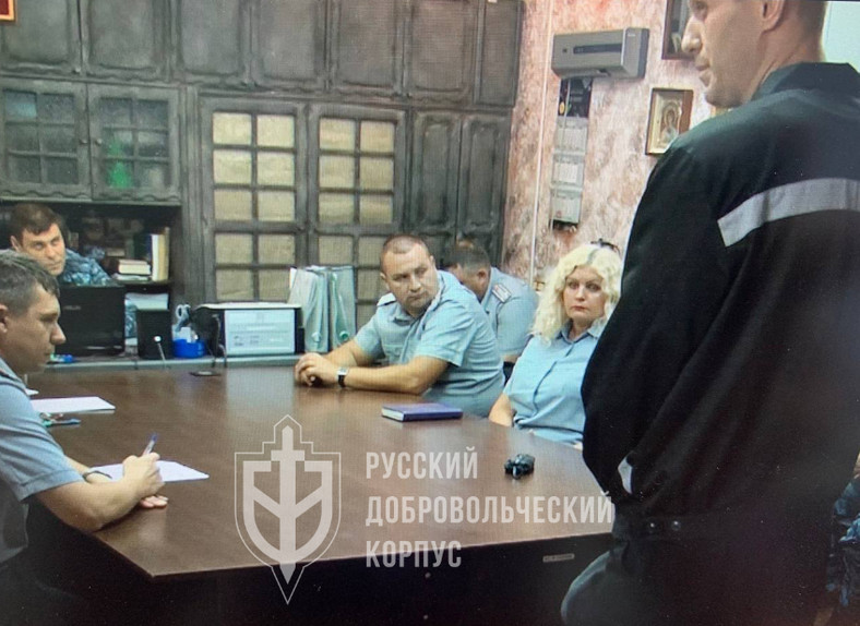 Rosyjski opozycjonista Aleksiej Nawalny w biurze szefa kolonii karnej nr 6, Mieliechowo, Rosja