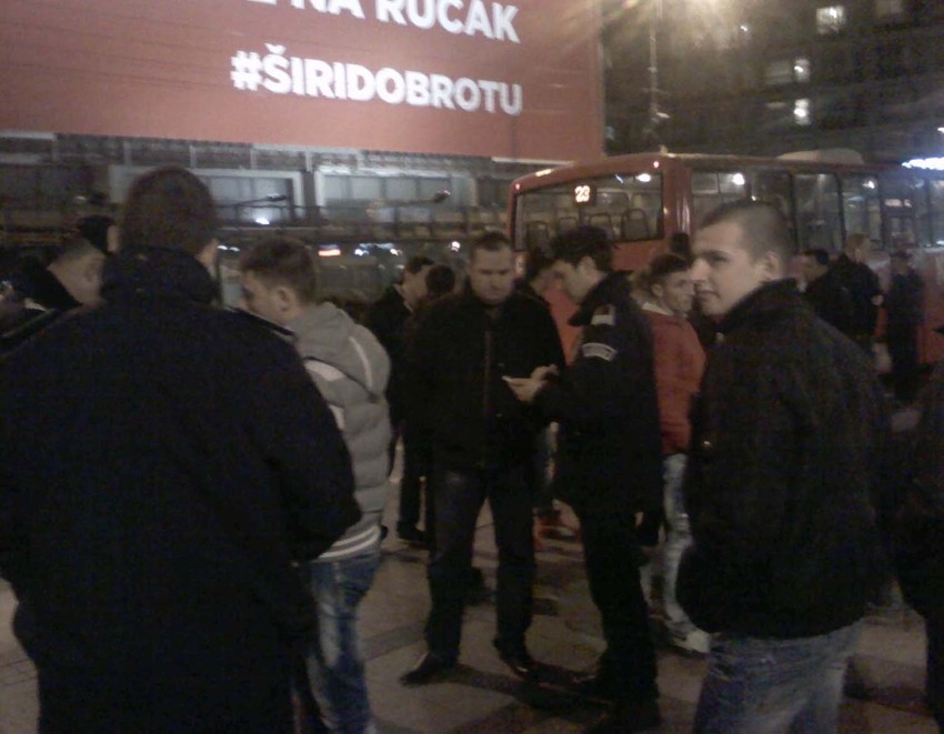 Policajci ulazili u autobuse kao da progone nekog, pričaju očevici