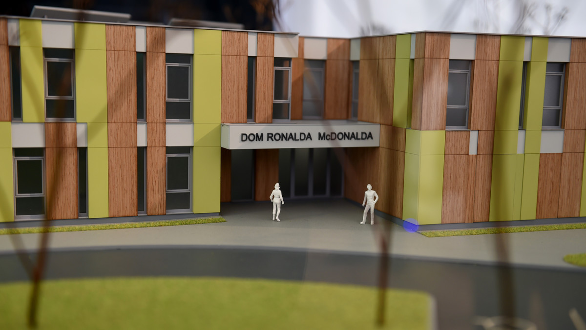 W stolicy Małopolski rozpoczęła się budowa Domu Ronalda McDonalda. To specjalny hotel dla rodziców i bliskich dzieci, które będą przebywać w Uniwersyteckim Szpitalu Dziecięcym w Krakowie. To pierwsza tego typu inwestycja w Polsce.
