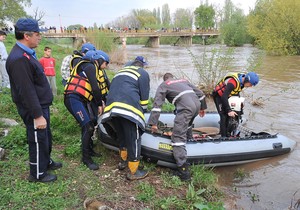 30689_1015-sluzba-spasavanja--u-medosevcu-foto-k-kamenov