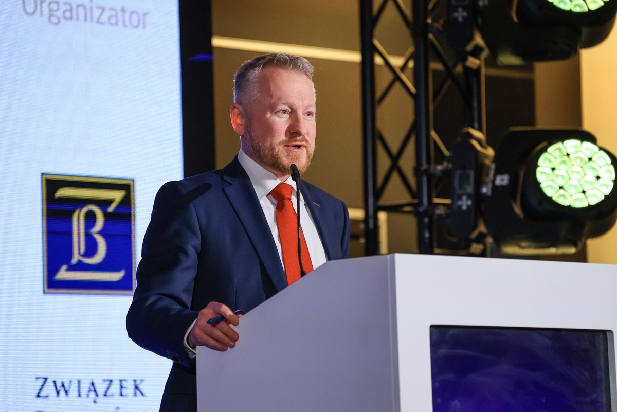 Wiceminister finansów: Podwoimy kwotę wolną od podatku, niezależnie od sankcji UE