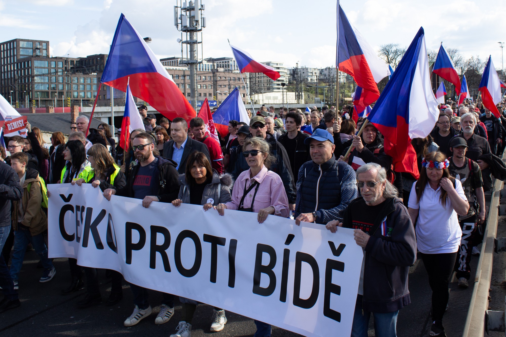 Pochod Prahou organizovaný v rámci protivládnej demonštrácie Česko proti biede.