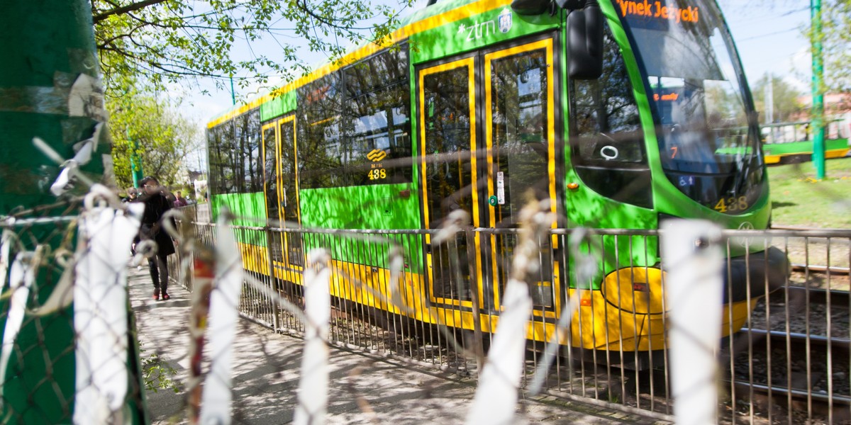 Radny Tomasz Wierzbicki apeluje o uporządkowanie pętli na Dębcu