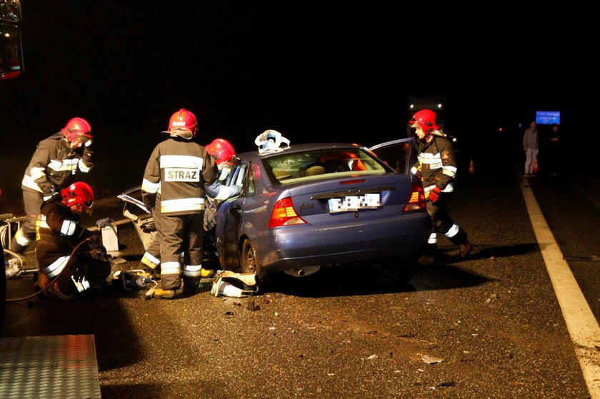 Poważny wypadek w Opolu. Po pijaku staranował dwa auta