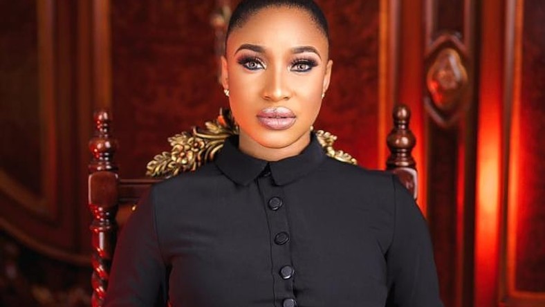 As hilarious as it might sound, Tonto Dikeh is presently wondering what her father was doing when billionaires like Aliko Dangote was getting rich. [Instagram/Tontolet]