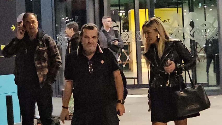 Aca Lukas i nepoznata plavuša