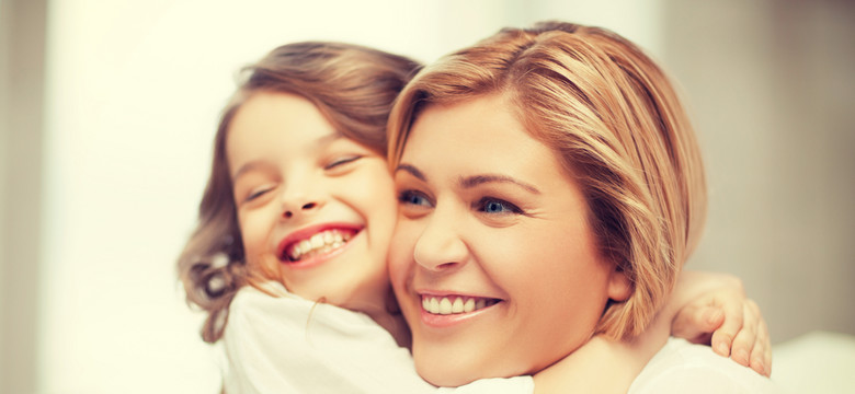 10 sposobów na to, jak wychowywać dziewczynkę na mądrą i szczęśliwą kobietę