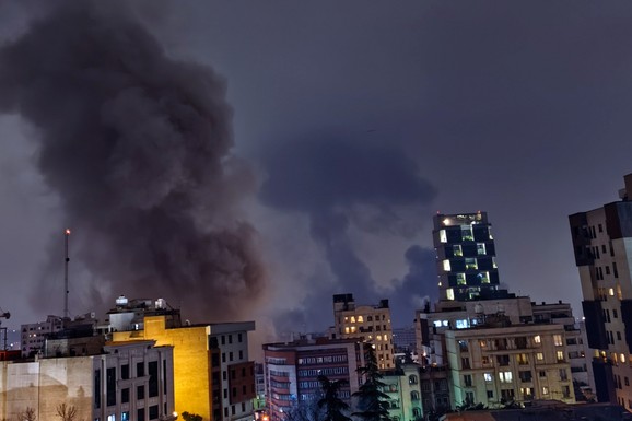 "PRSTI SU NA OKIDAČU!" Bliži se totalna eskalacija na Bliskom istoku! Iran spreman za dosad najžešću borbu, Amerika gađa NUKLEARNA postrojenja (FOTO, VIDEO)