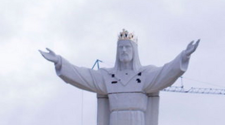 400 tonnás a legnagyobb Krisztus-szobor