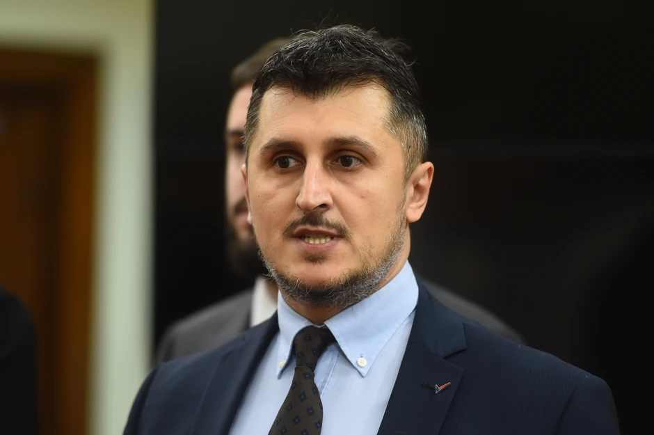 Miloš Pavlović smatra da opozicija treba da zaboravi na ideološke razlike