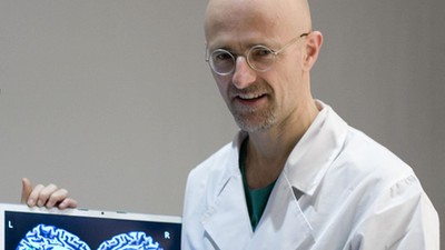 italy, Turin: Neurosurgeon Sergio Canavero claims can transplant mans head to new body