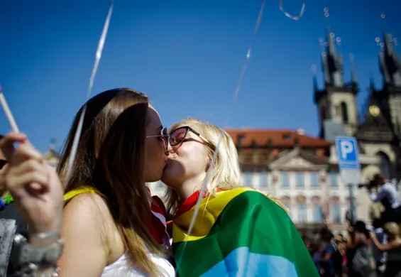 Czeski parlament przegłosował ustawę o równości małżeńskiej