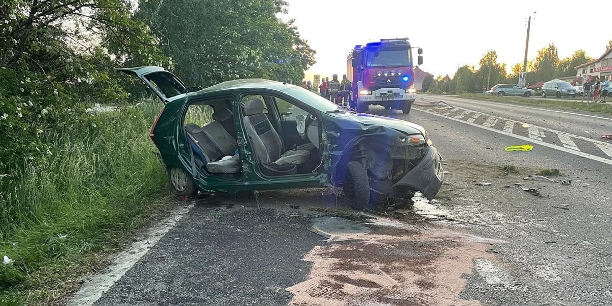 Kępno. Pijany policjant spowodował śmiertelny wypadek i uciekł.