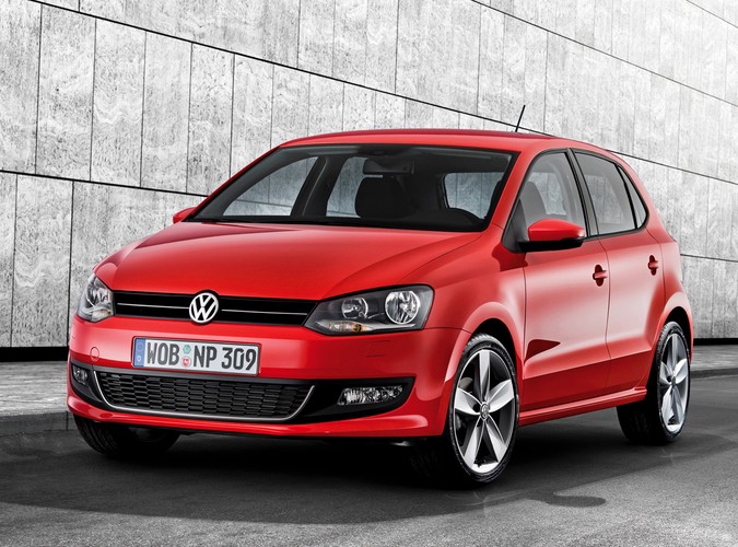 VW polo AD 2009 to kompletnie nowy pojazd - ma 3.95 m długości (niecałe 4 cm więcej niż poprzednik)