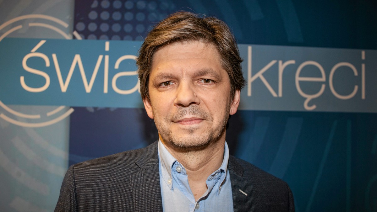 Filip Łobodziński, dziennikarz prowadzący w TVN24 program "Xięgarnia", od ośmiu miesięcy jest zatrudniony jako ekspert w Ministerstwie Spraw Wewnętrznych - podał portal wirtualnemedia.pl. Tę informację potwierdził na Twitterze rzecznik resortu Paweł Majcher - czytamy.