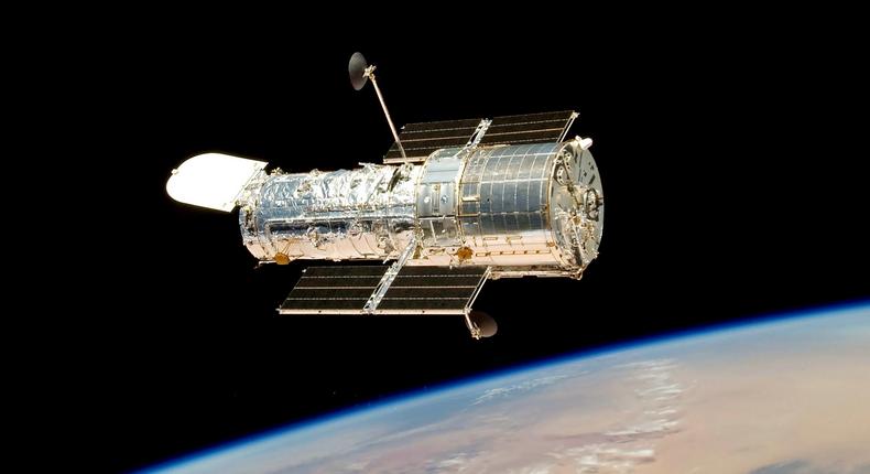 hubble space telescope orbiting earth satellite hst nasa heic0908c