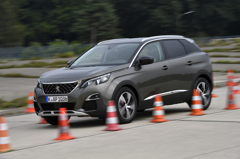 Mitsubishi ASX, Nissan Qashqai, Peugeot 3008 nieduże