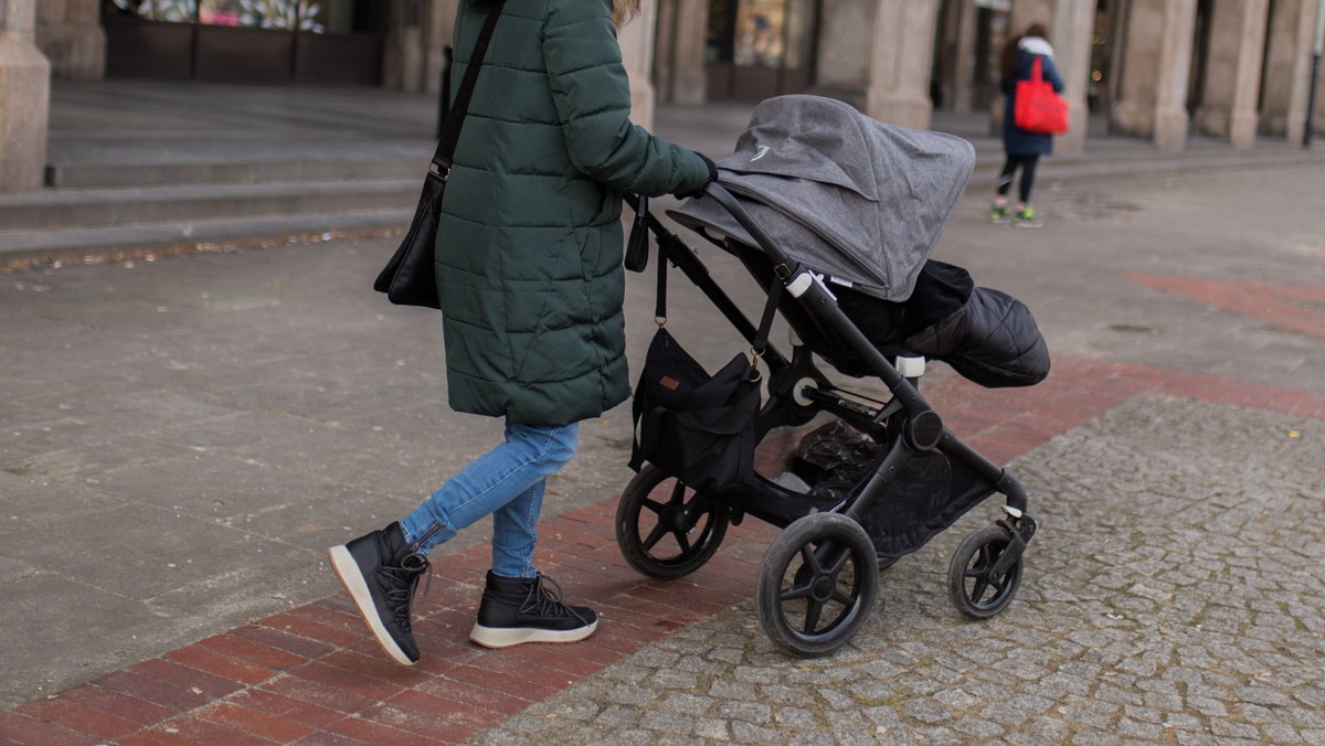 Pijany kierowca wjechał w wózek z dzieckiem. Prosił, żeby nie wzywać policji