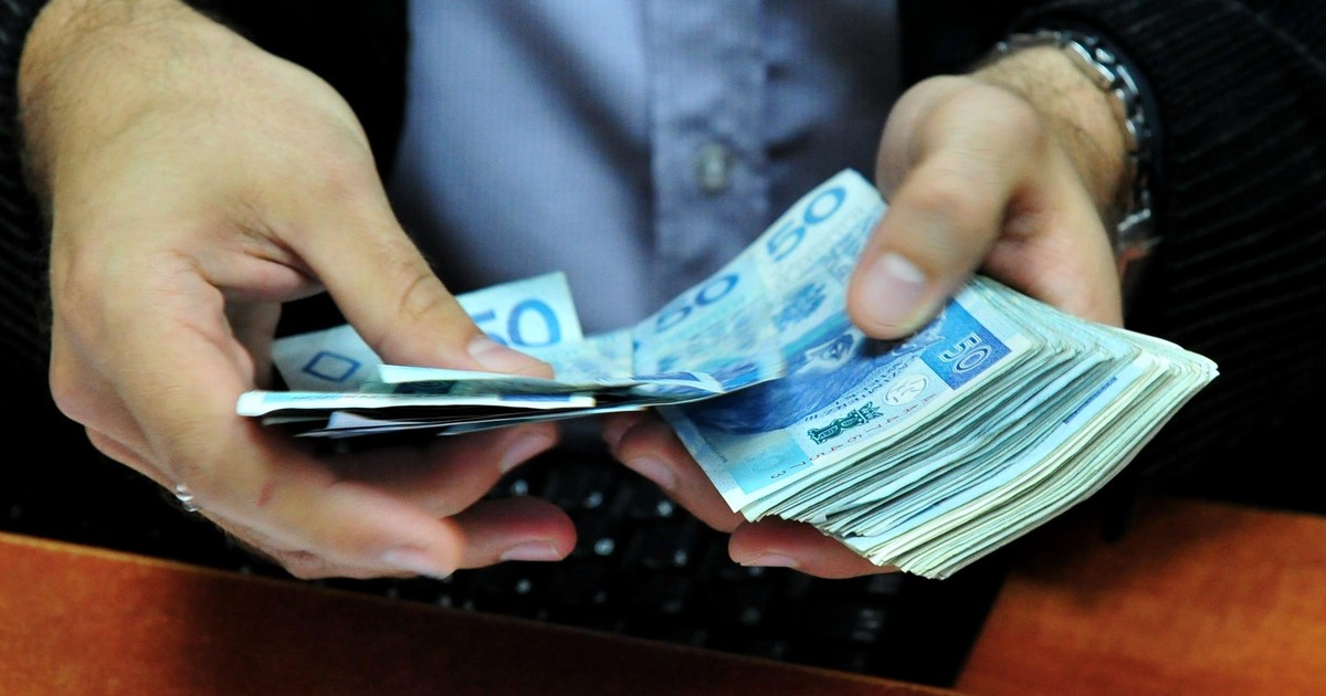 Mocny bat na alimenciarzy. Komornik więcej im zabierze?