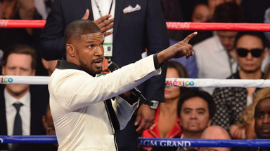 Jamie Foxx zmasakrował hymn USA przed walką Mayweather-Pacquaio - Flesz Muzyczny