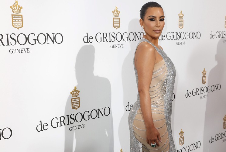 Kim Kardashian też uznała, że warto się w Cannes zaprezentować...